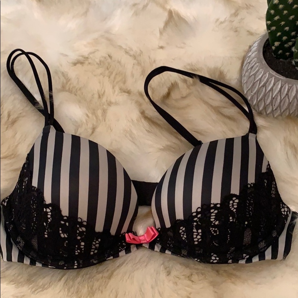 Victoria’s Secret very sexy push up bra